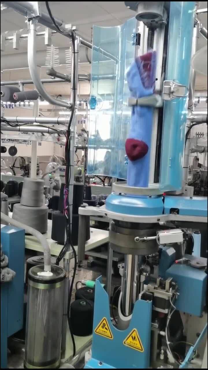 服裝廠老板真有才,設計了這樣一款襪子,你看出神奇之處在哪了嗎