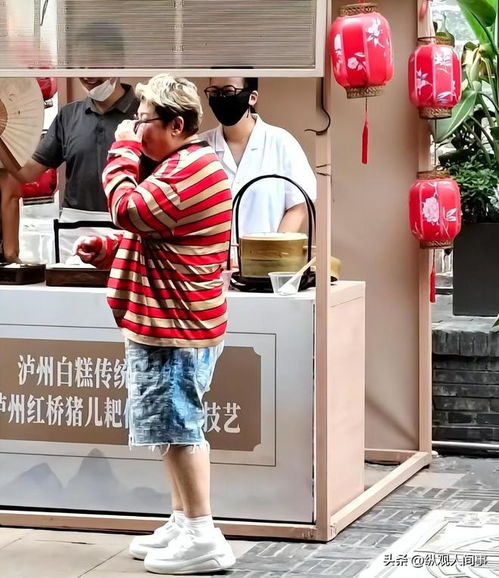 韓紅低調逛地攤被偶遇，休閑打扮引網友熱議